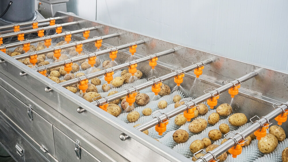 Brush roller washing machine for potatoes, carrots and root vegetables Brush roller washing machine for potatoes, carrots and root vegetables